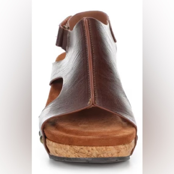Elegant Brown Leather Wedge Sandals - Picture 4 of 7